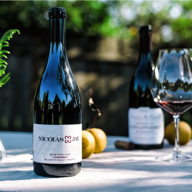 Nicolas Jay & Meo Camuzet Pinot Noir l’ensemble Willamette Valley 0,75L 2019 Nicolas Jay & Meo Camuzet Pinot Noir l’ensemble Willamette Valley 0,75L 2019